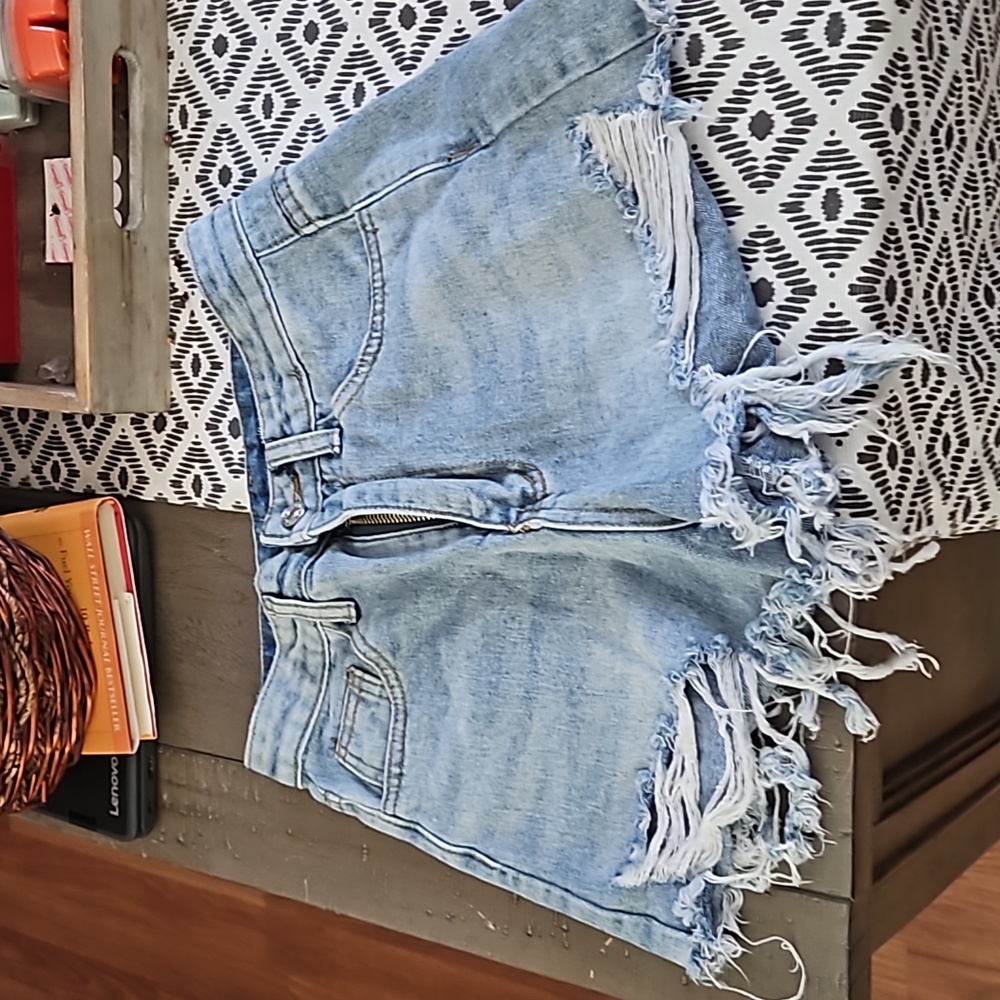 Ripped jeans shorts